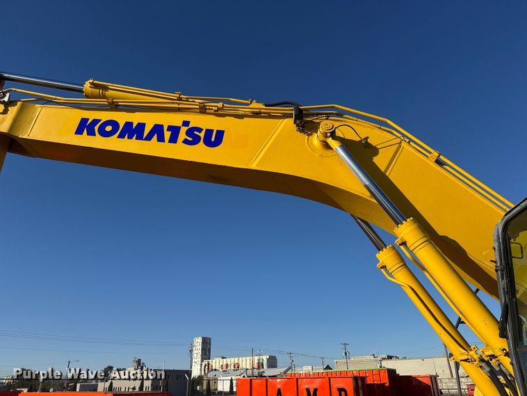 image for item EM8464 2012 Komatsu PC490LC-10 excavator