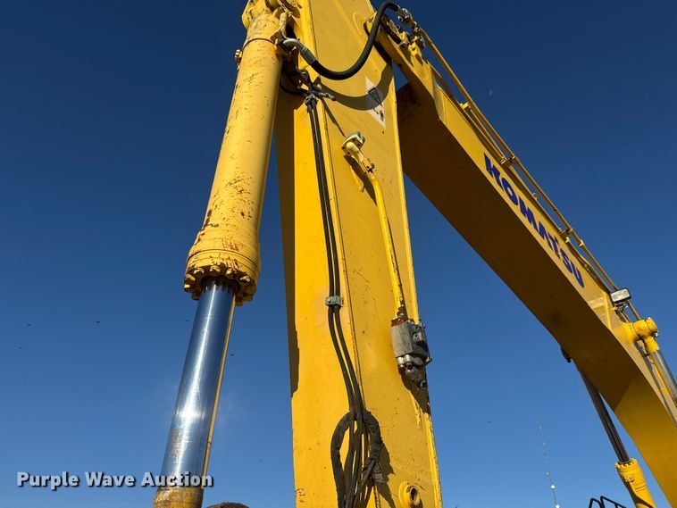 image for item EM8464 2012 Komatsu PC490LC-10 excavator