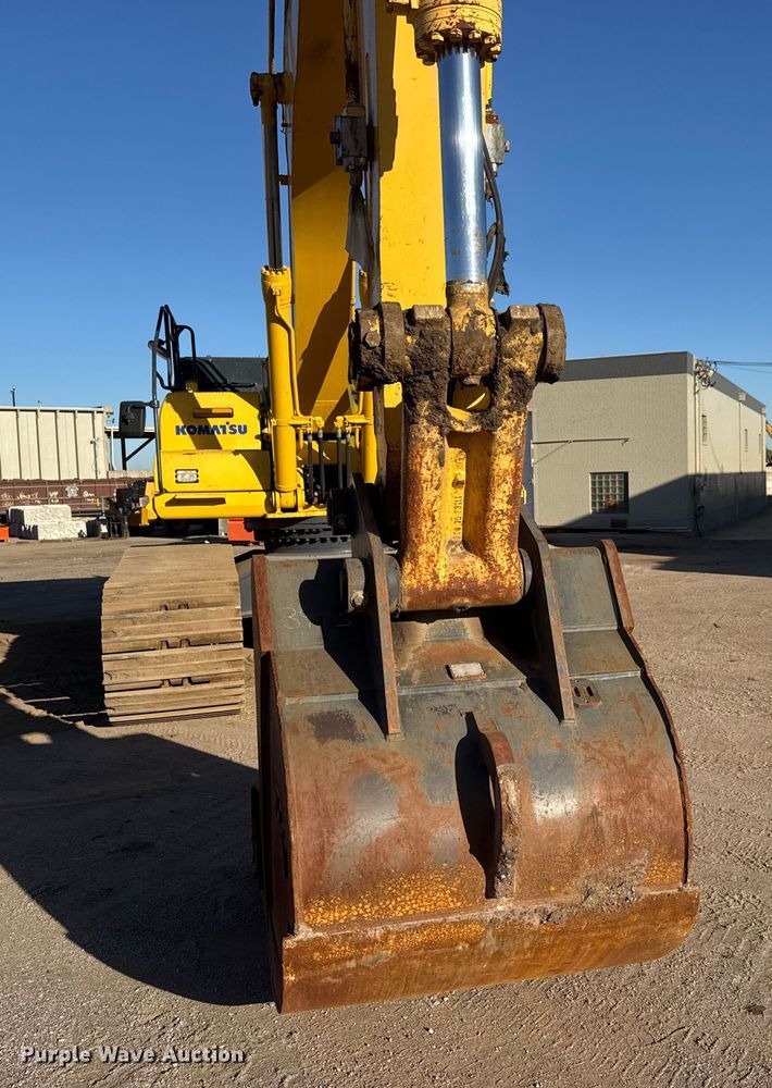 image for item EM8464 2012 Komatsu PC490LC-10 excavator