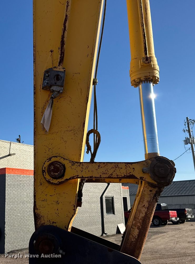 image for item EM8464 2012 Komatsu PC490LC-10 excavator