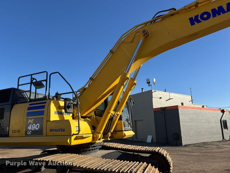 image for item EM8464 2012 Komatsu PC490LC-10 excavator