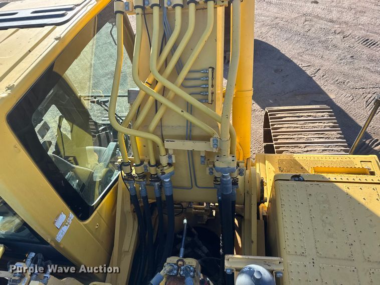 image for item EM8464 2012 Komatsu PC490LC-10 excavator