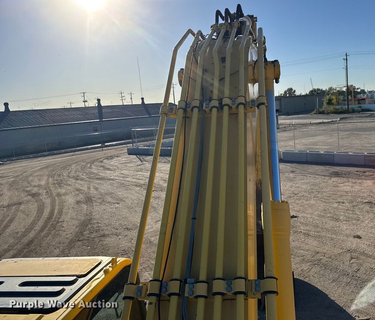 image for item EM8464 2012 Komatsu PC490LC-10 excavator