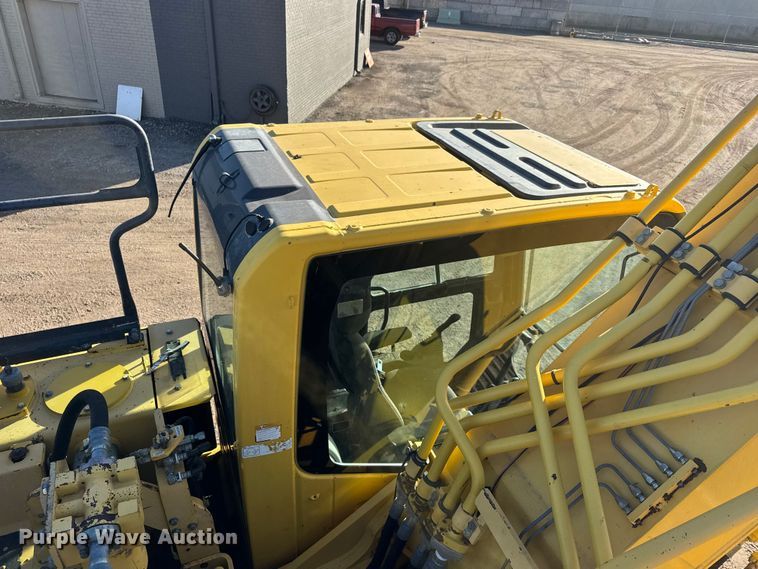 image for item EM8464 2012 Komatsu PC490LC-10 excavator