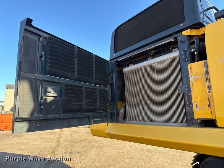 image for item EM8464 2012 Komatsu PC490LC-10 excavator