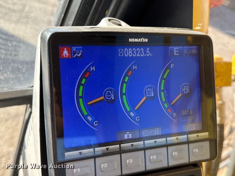 image for item EM8464 2012 Komatsu PC490LC-10 excavator