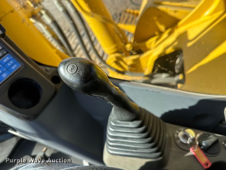 image for item EM8464 2012 Komatsu PC490LC-10 excavator