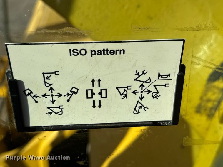 image for item EM8464 2012 Komatsu PC490LC-10 excavator