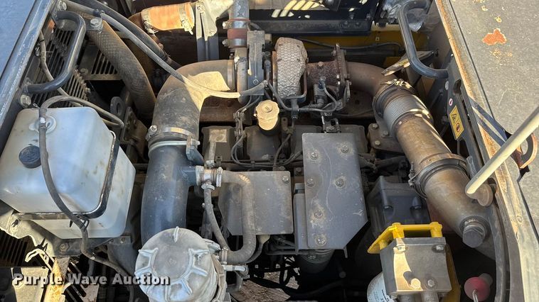 image for item EM8464 2012 Komatsu PC490LC-10 excavator