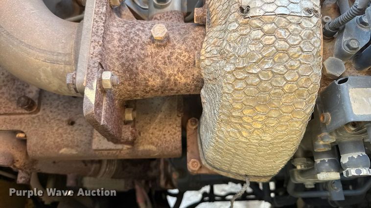 image for item EM8464 2012 Komatsu PC490LC-10 excavator