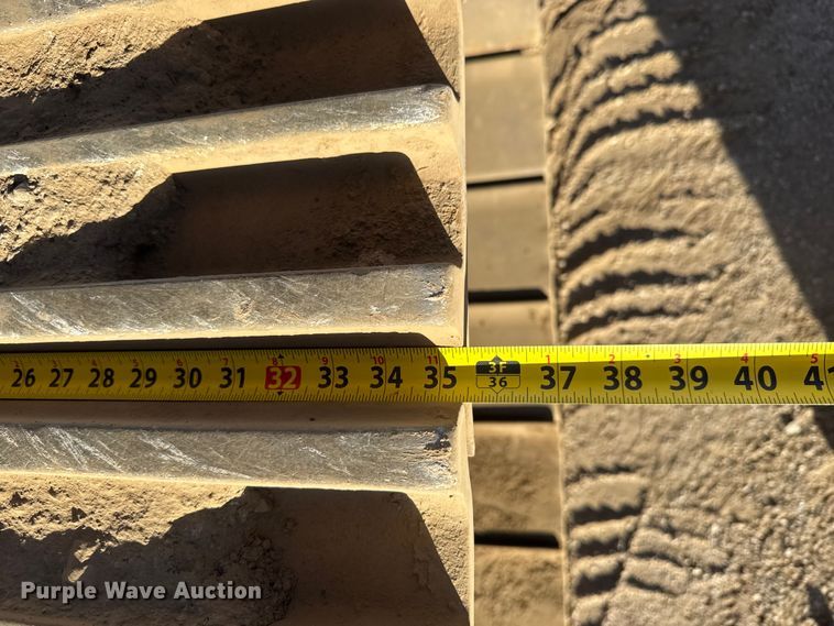 image for item EM8464 2012 Komatsu PC490LC-10 excavator