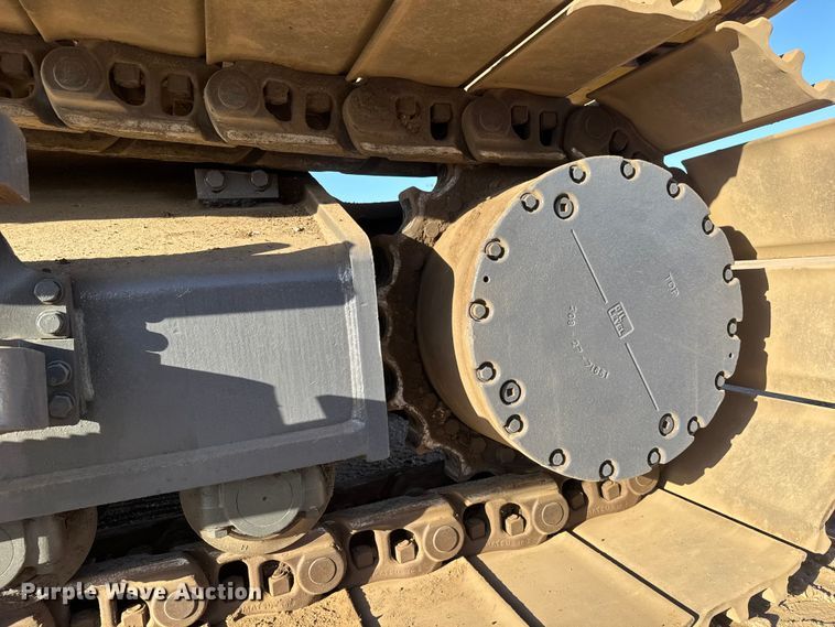 image for item EM8464 2012 Komatsu PC490LC-10 excavator