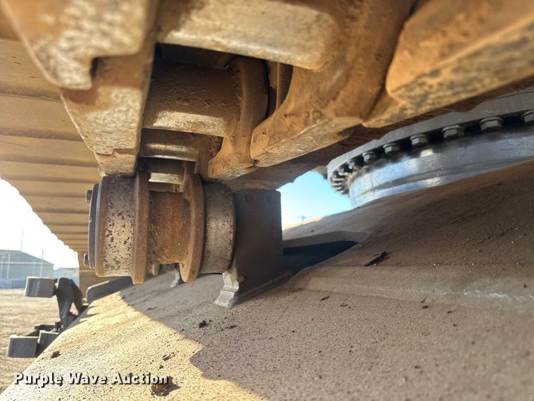 image for item EM8464 2012 Komatsu PC490LC-10 excavator