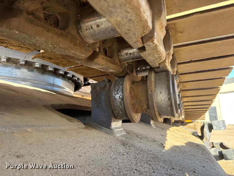 image for item EM8464 2012 Komatsu PC490LC-10 excavator