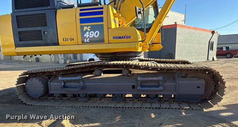 image for item EM8464 2012 Komatsu PC490LC-10 excavator