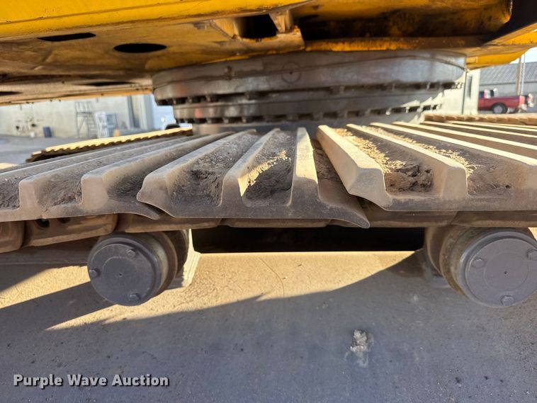 image for item EM8464 2012 Komatsu PC490LC-10 excavator