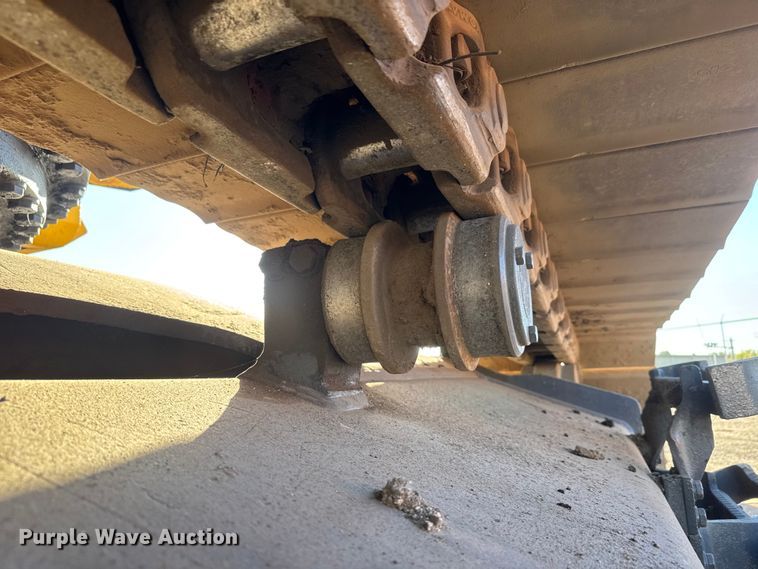 image for item EM8464 2012 Komatsu PC490LC-10 excavator