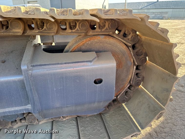 image for item EM8464 2012 Komatsu PC490LC-10 excavator