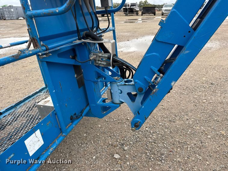 image for item EM8473 2012 Genie Z-45/25J boom lift