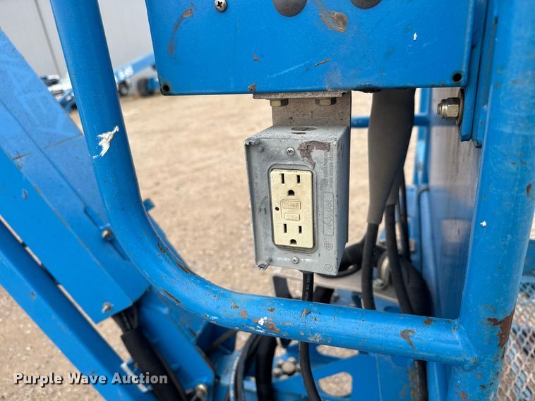 image for item EM8473 2012 Genie Z-45/25J boom lift