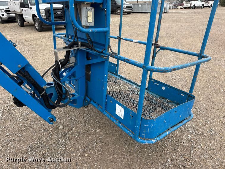 image for item EM8473 2012 Genie Z-45/25J boom lift