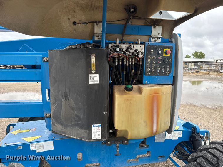 image for item EM8473 2012 Genie Z-45/25J boom lift