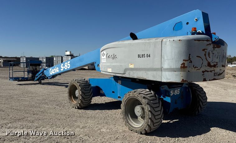 image for item EM8475 2012 Genie S85 boom lift