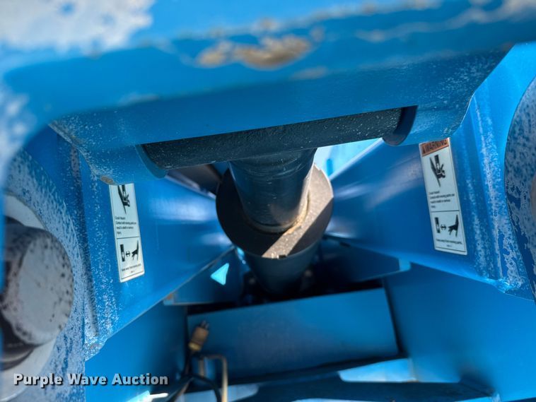 image for item EM8475 2012 Genie S85 boom lift