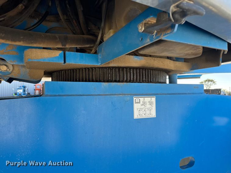 image for item EM8475 2012 Genie S85 boom lift