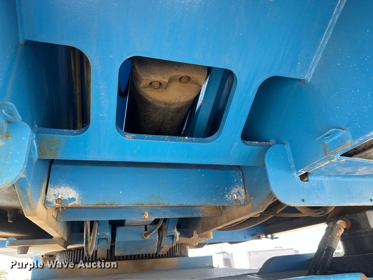 image for item EM8475 2012 Genie S85 boom lift