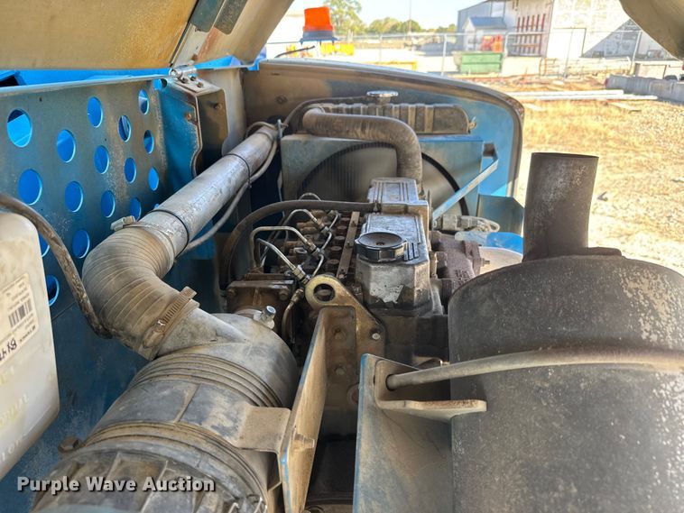 image for item EM8475 2012 Genie S85 boom lift