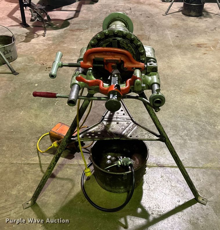 image for item EN0589 Ridgid 300-T2 pipe threader