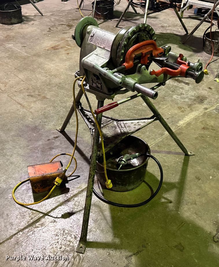 image for item EN0589 Ridgid 300-T2 pipe threader