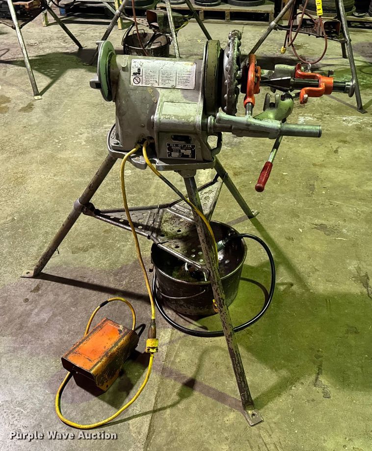 image for item EN0589 Ridgid 300-T2 pipe threader