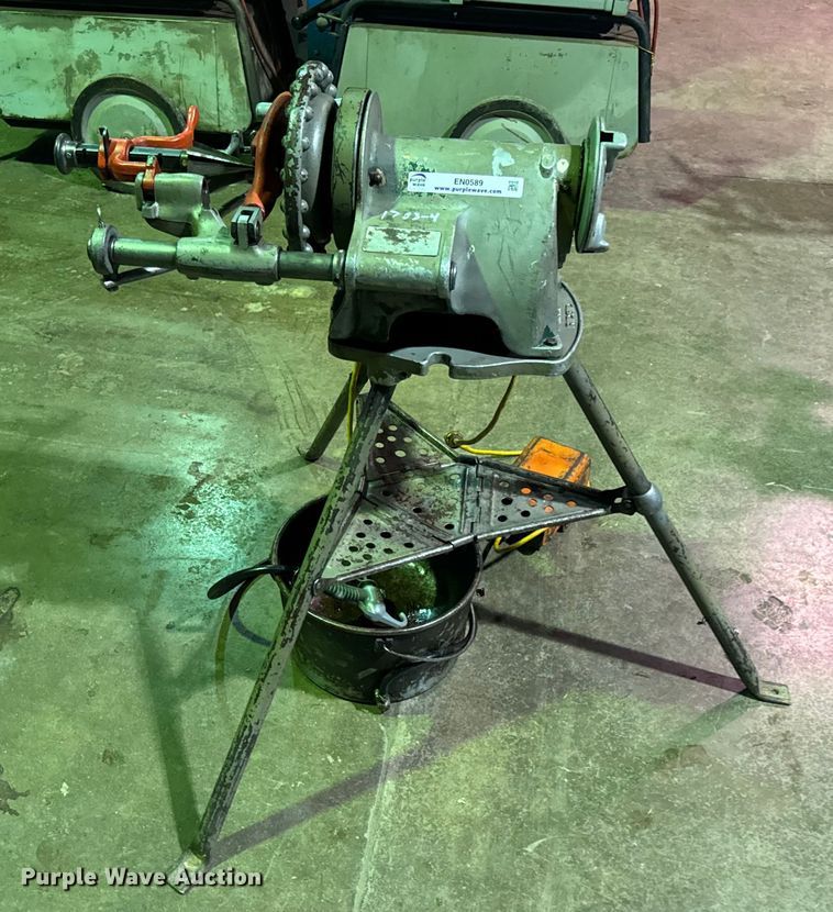 image for item EN0589 Ridgid 300-T2 pipe threader