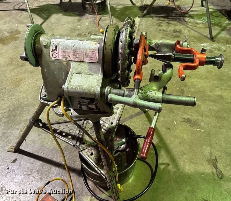 image for item EN0589 Ridgid 300-T2 pipe threader