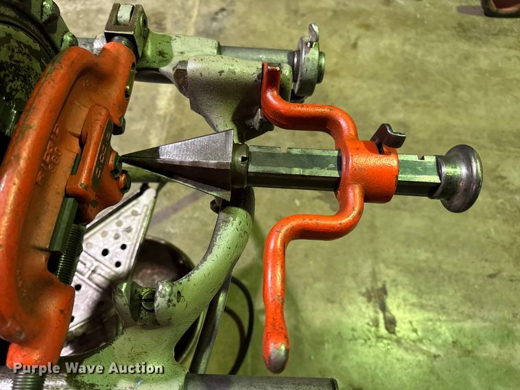 image for item EN0589 Ridgid 300-T2 pipe threader