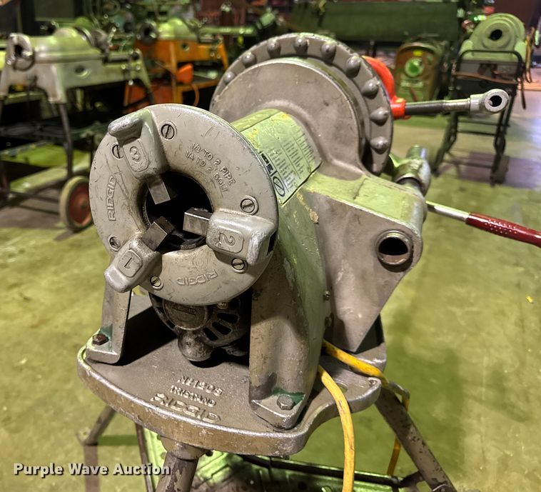 image for item EN0589 Ridgid 300-T2 pipe threader