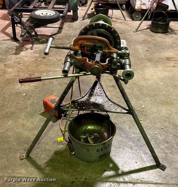 image for item EN0590 Ridgid 300 pipe threader