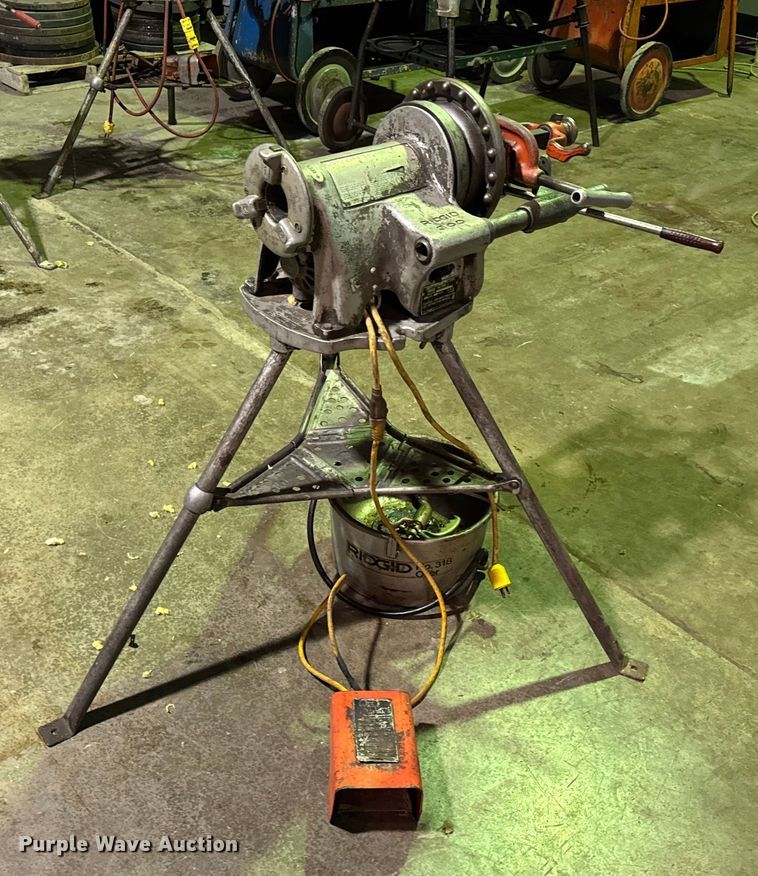 image for item EN0590 Ridgid 300 pipe threader