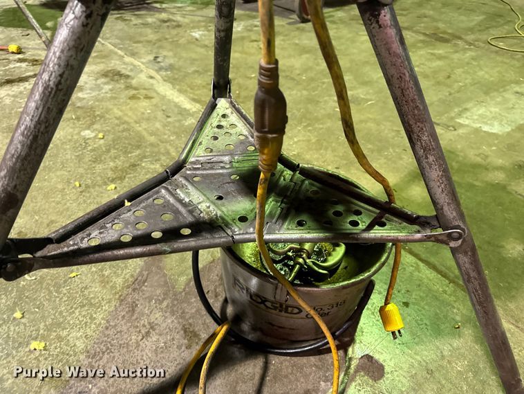 image for item EN0590 Ridgid 300 pipe threader