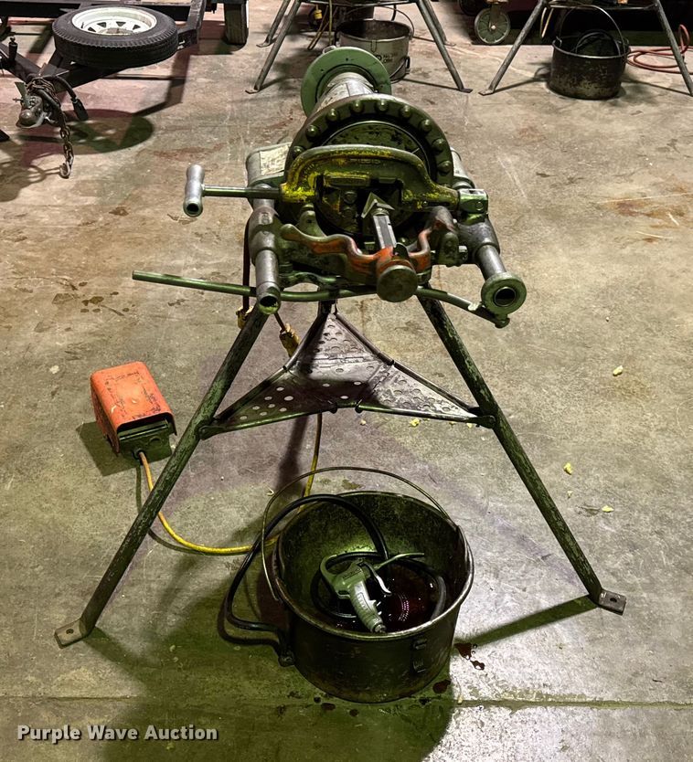 image for item EN0592 Ridgid 300-T2 pipe threader