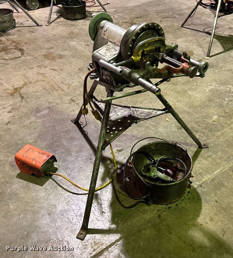 image for item EN0592 Ridgid 300-T2 pipe threader