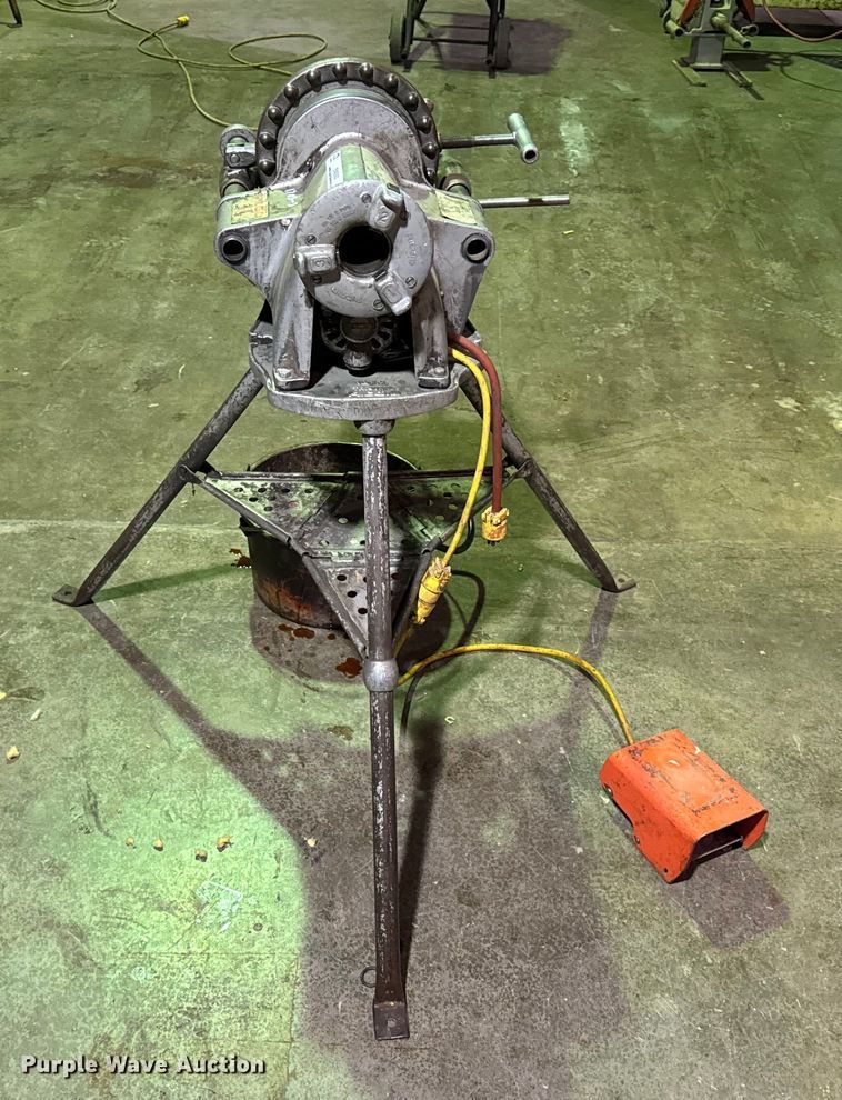 image for item EN0592 Ridgid 300-T2 pipe threader