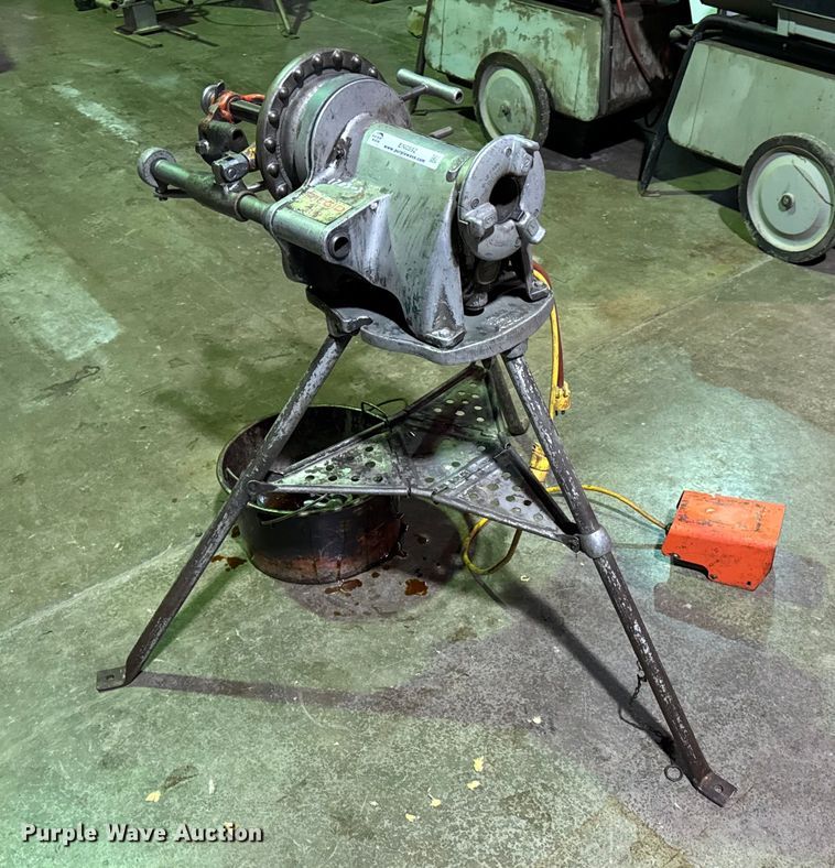 image for item EN0592 Ridgid 300-T2 pipe threader