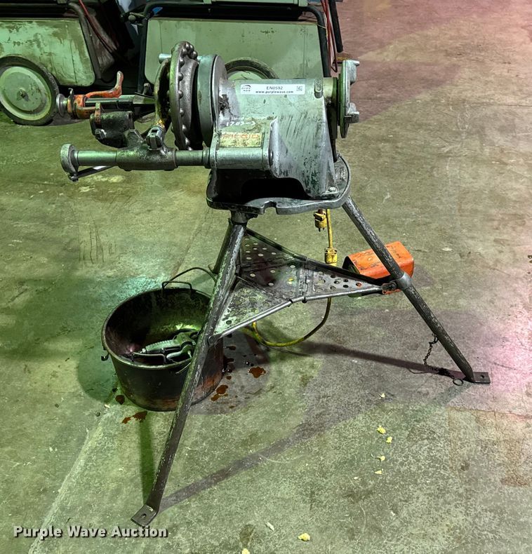 image for item EN0592 Ridgid 300-T2 pipe threader