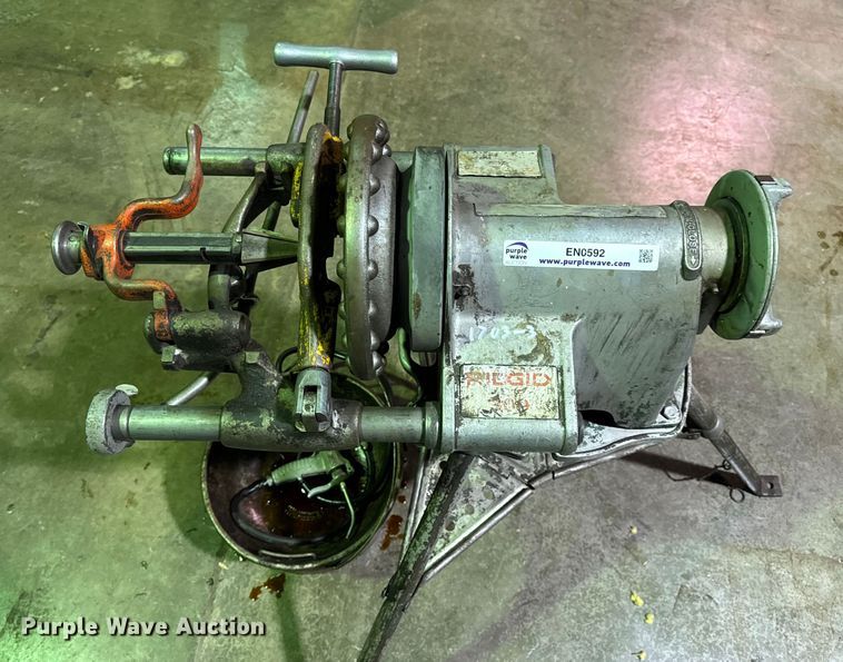 image for item EN0592 Ridgid 300-T2 pipe threader