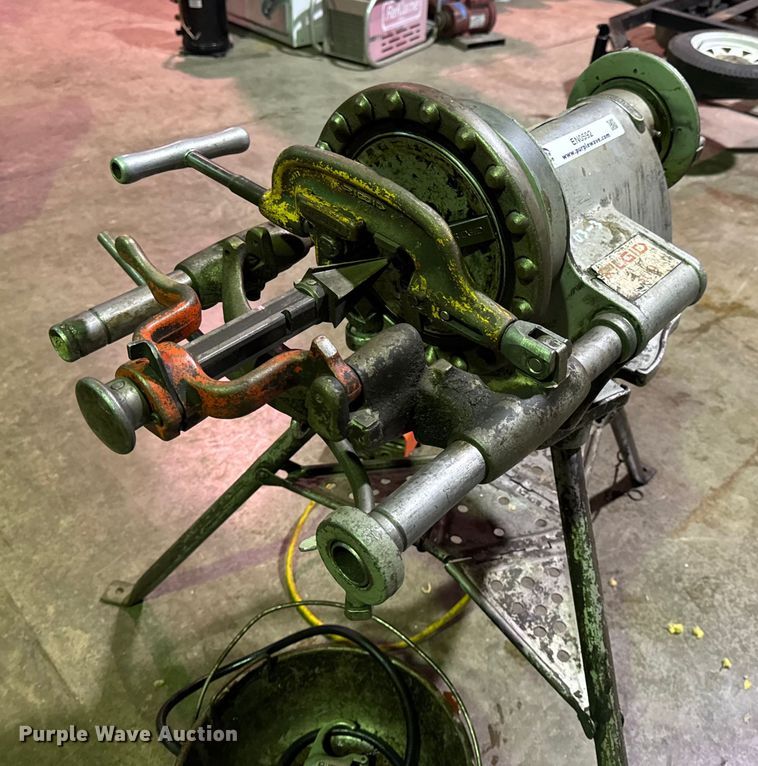 image for item EN0592 Ridgid 300-T2 pipe threader