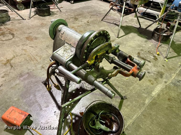 image for item EN0592 Ridgid 300-T2 pipe threader