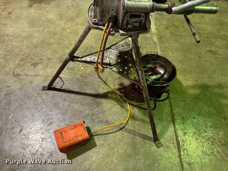 image for item EN0592 Ridgid 300-T2 pipe threader